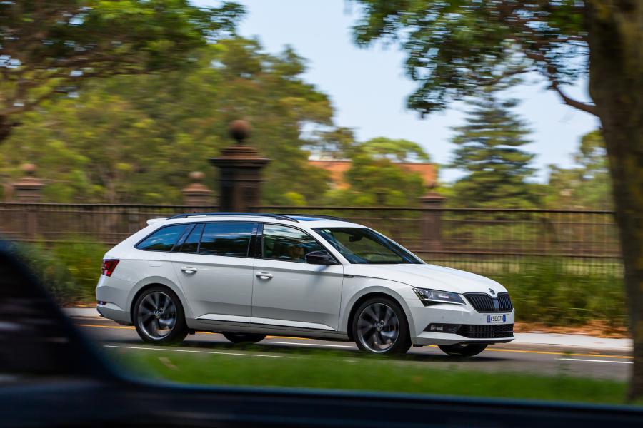  Skoda Superb Wagon 4x4 SportLine 2017 года  (AU) (фото 5 из 16)